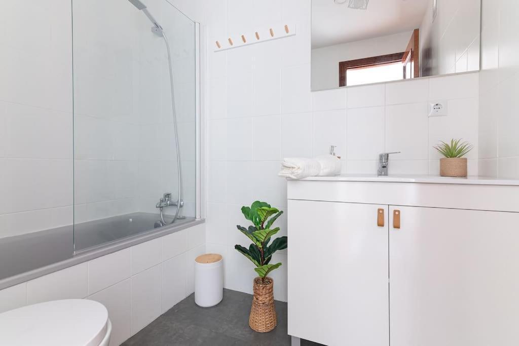 San Roman Apartment With Private Parking Santander Exterior foto
